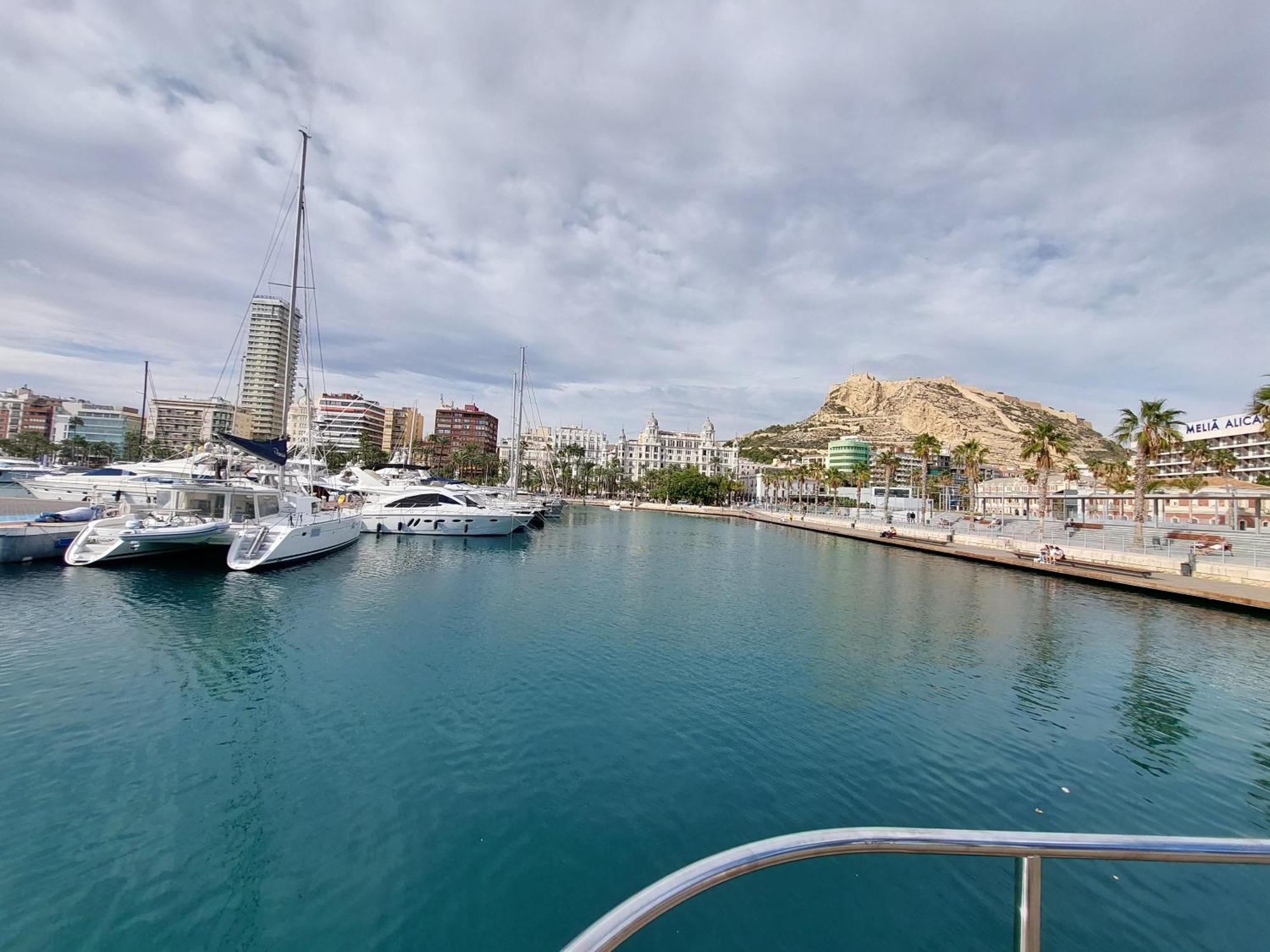 Cesar Apartment Alicante Exterior photo